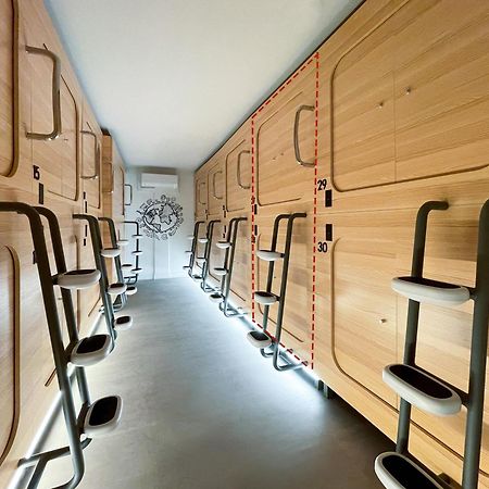 Airone Capsule Hotel Hobart Eksteriør billede