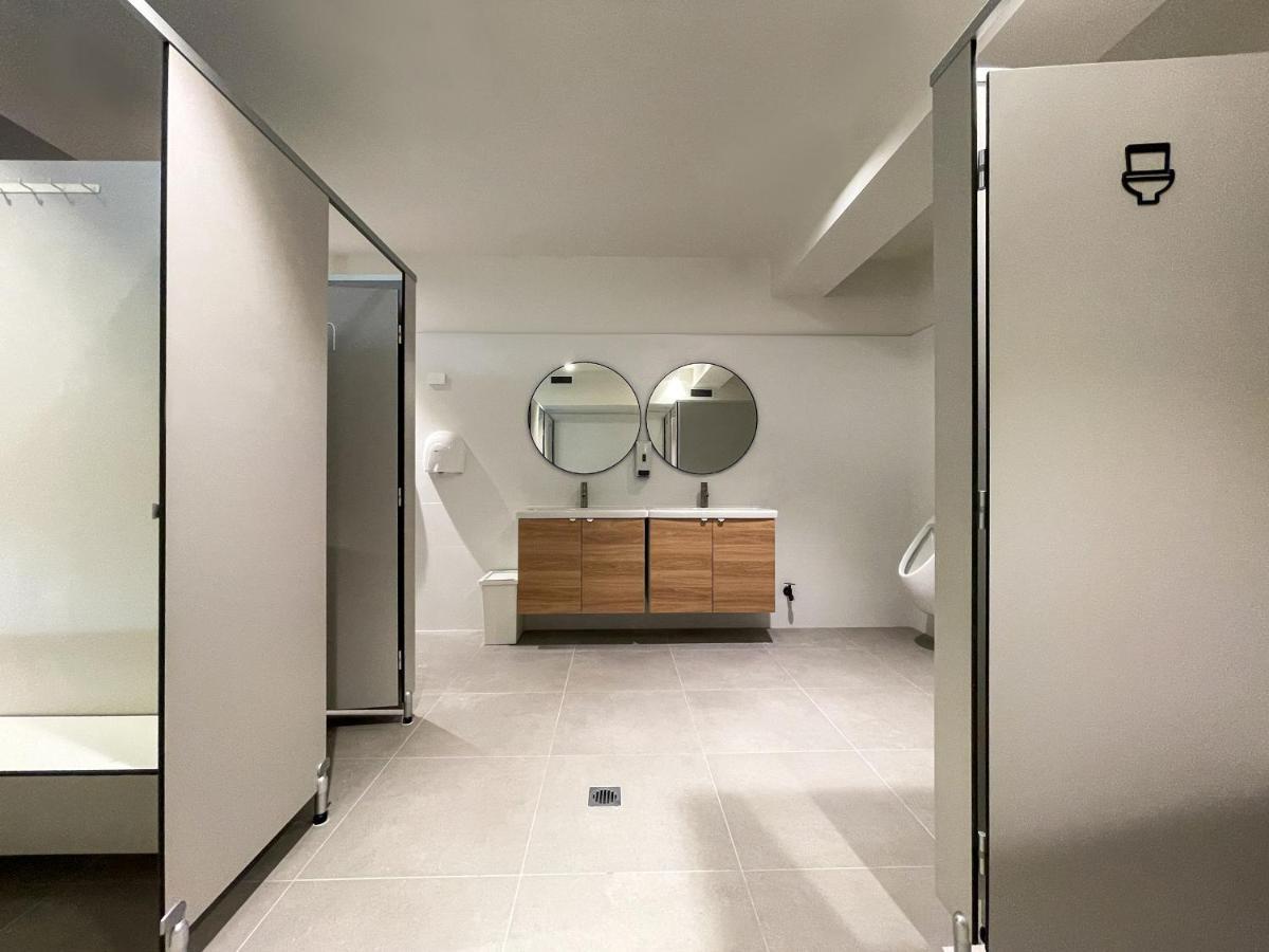 Airone Capsule Hotel Hobart Eksteriør billede